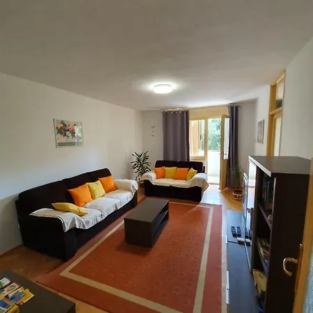 Val Apartament